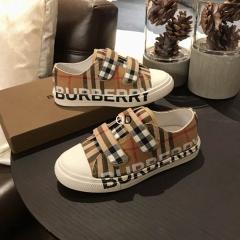 Burberry Kid shoes -Ts