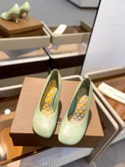 New shoes 0827h