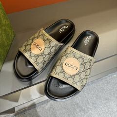 Slippers man 0905